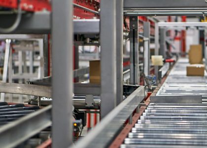 Modernizacja linii technologicznych – jak zminimalizować przestoje i zwiększyć wydajność