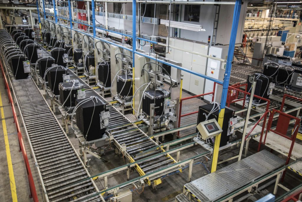 Modernizacja linii produkcyjnej – kiedy się opłaca i jakie daje korzyści?