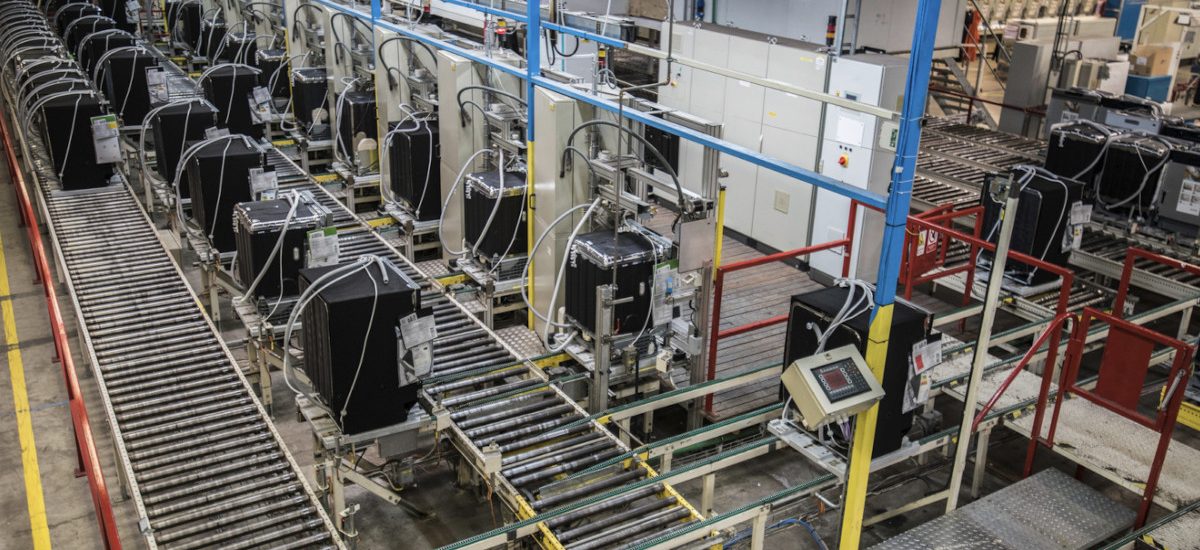 Modernizacja linii produkcyjnej – kiedy się opłaca i jakie daje korzyści