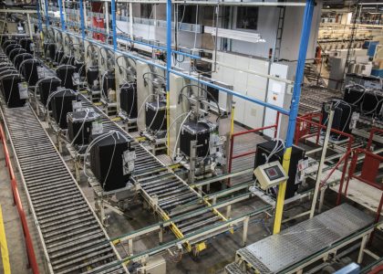 Modernizacja linii produkcyjnej – kiedy się opłaca i jakie daje korzyści